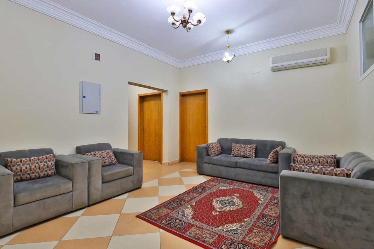 Oyo 369 Arwa Alqosor Hotel Абха Екстериор снимка