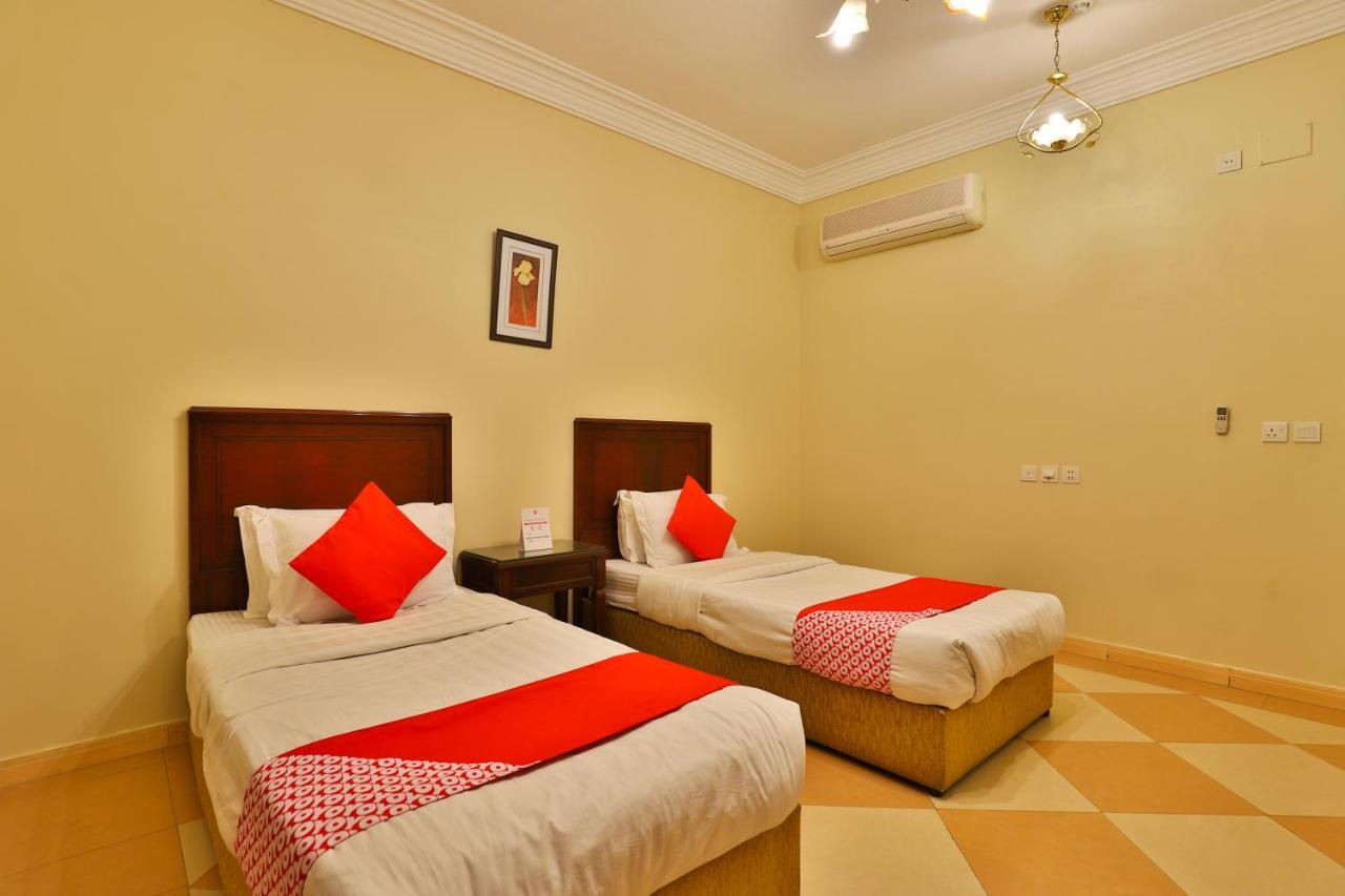 Oyo 369 Arwa Alqosor Hotel Абха Екстериор снимка